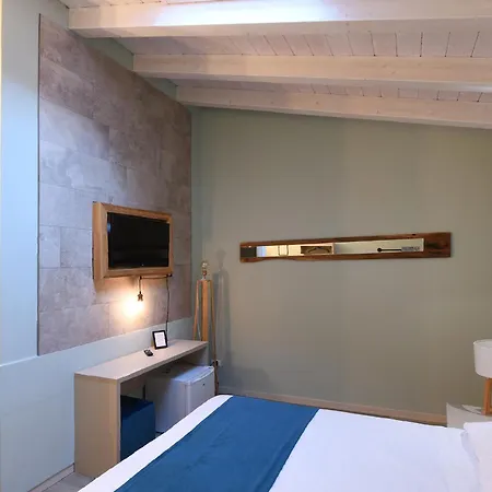 Hill Colle - Camere&bistrot Affittacamere *